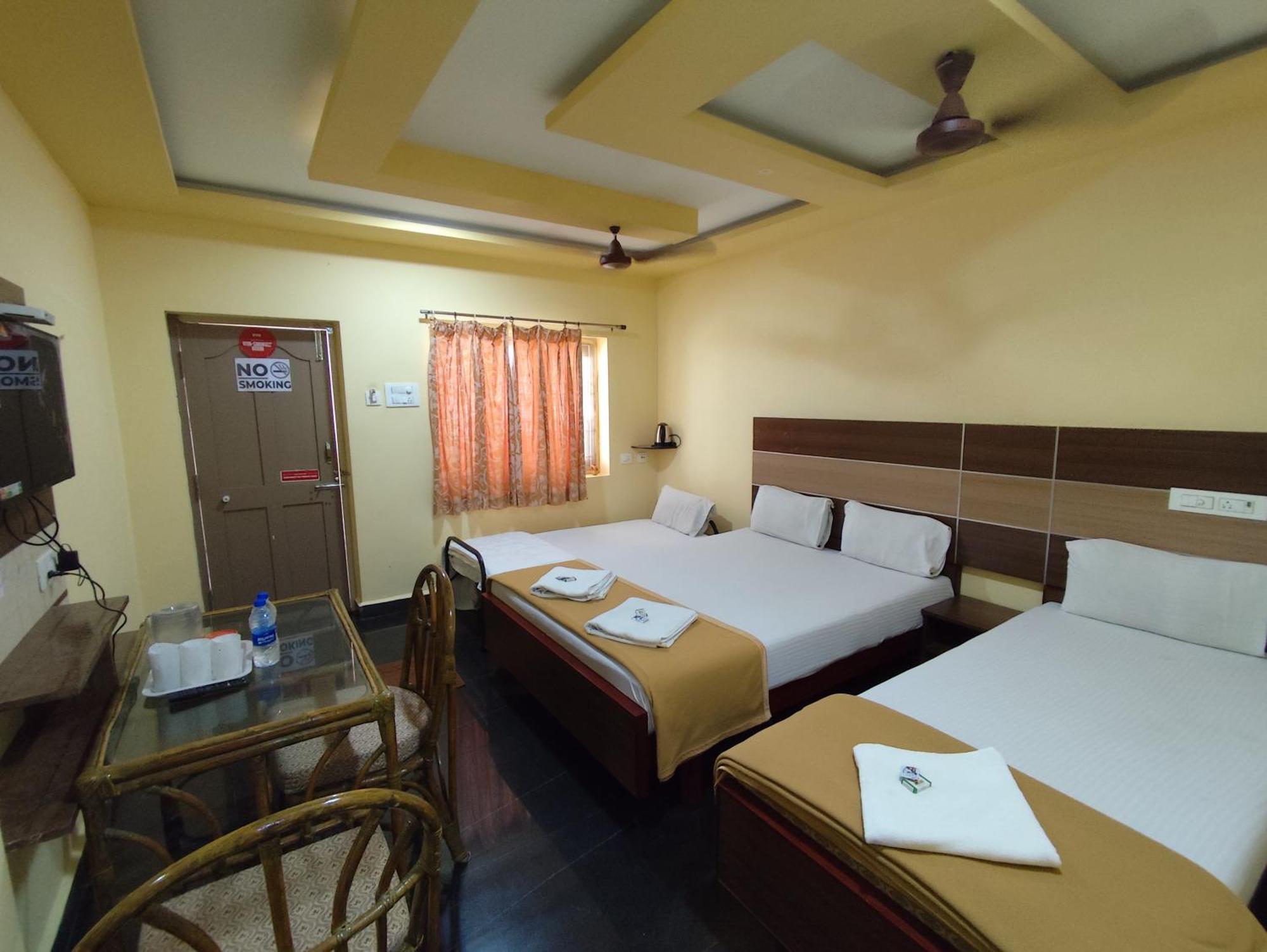 Sri Murugan Beach Paradise Hotel Махабаліпурам Екстер'єр фото